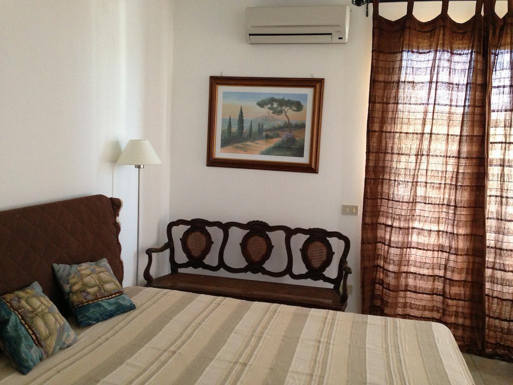 Residence Mareblu บาร์เชลโลนา-ปอซโซ ดี กอตโต ห้อง รูปภาพ